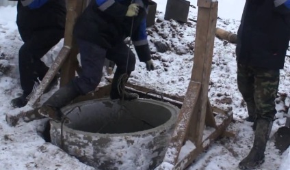 Miért vizet öntenek a forró tűzhely sziszegő - minden a vízről