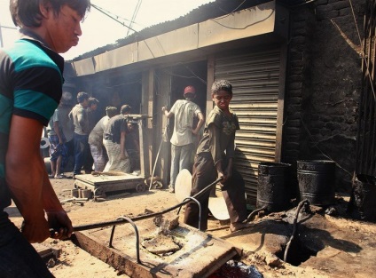 Hozzászólás mintegy Bangladesben, pulson (Banglades) Hozzászólás mintegy Banglades, pulson
