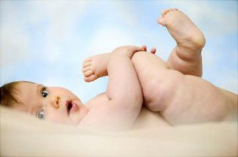Köldöksérv újszülötteknél okoz, kezelés, veszély