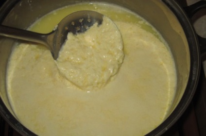 Reteta brânză din lapte acru pas cu pas cu fotografii