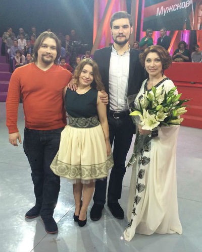 Rosa sabitova își căsătoșește fiul anul viitor