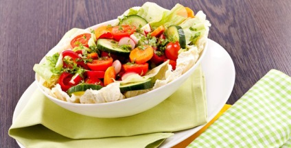 Salată de aisberg - acompaniament pentru o varietate de feluri de mâncare