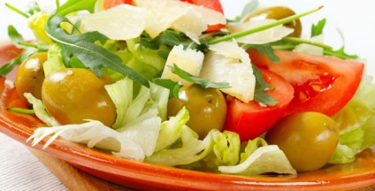 Salată de aisberg - acompaniament pentru o varietate de feluri de mâncare