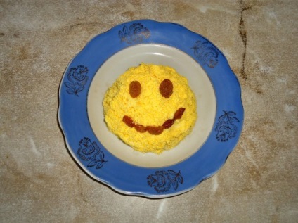 Saladik sub forma unui emoticon - sărbătoresc ziua lumii unui zâmbet pe 5 octombrie!