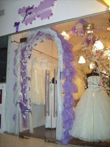 Salon de moda de nunta si de seara violet