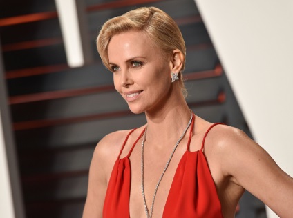 Charlize Theron „, ha kinyitja a szekrény, akkor meglepte», a Marie Claire