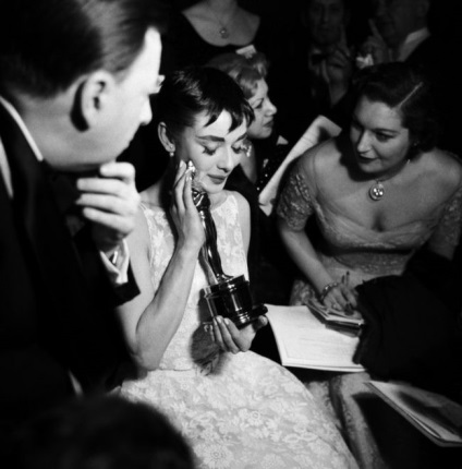 Stílusos tippeket az utánozhatatlan Audrey Hepburn, elegáns ötletek, Genf (Sean Hepburn Ferrer) Stílusos tippeket az utánozhatatlan Audrey Hepburn, elegáns ötletek, Genf