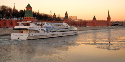 Compania navală este o companie de transport maritim - închirierea unei nave cu motor în Moscova de la un armator, o companie de transport maritim