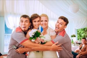 Nunta într-un cort, ținând în Perm, viața norocoasă a agenției de nuntă