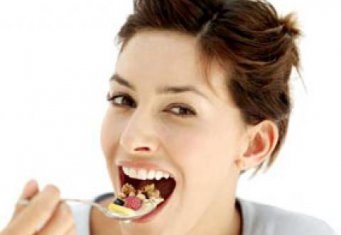 Mănâncă temeinic alimente, puteți pierde în greutate fără dietă și pastile
