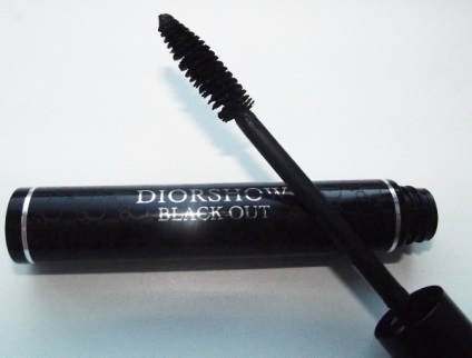 Stingeți culoarea cu mascara diorama de întuneric din recenziile dior