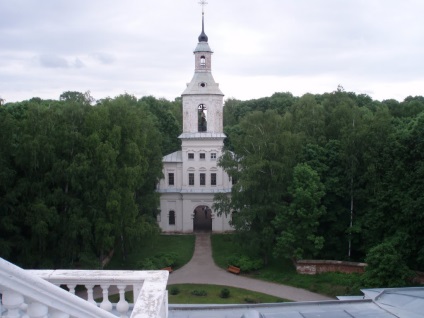 Bobrinsky Manor - rute, coordonate, fotografie