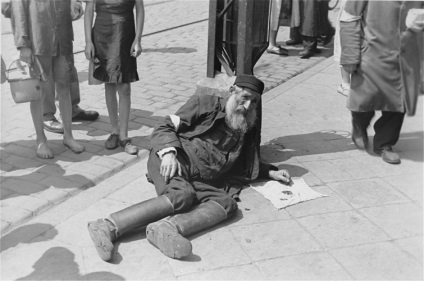 Ororile ghetoului din Varșovia în fotografiile interzise ale lui Willy Georg, Umkra