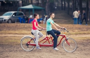 Tandem kerékpár - gyermekek és felnőttek, egy fénykép háromkerekű tandem saját kezűleg