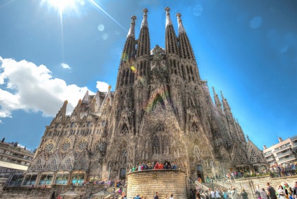 Sagrada Familia - Barcelona Guide TM