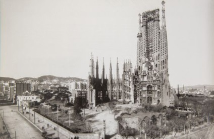 Sagrada Familia - Барселона Guide TM