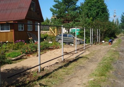 Kerítés csavaros cölöpök, hogyan kell telepíteni a kerítés telepítése cölöpök, szereléstechnika