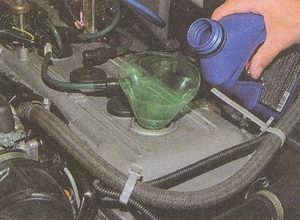 Înlocuirea filtrelor de ulei și ulei pe vehiculele cu gaz 31105 cu motorul zmz 406