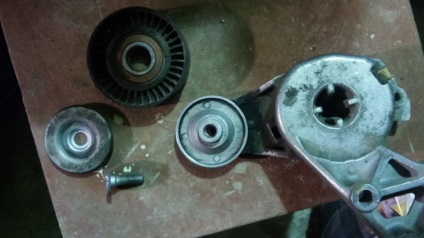 Înlocuirea centurii de alternator și a dispozitivului de tensionare a pantofului octavia a5 motor 1