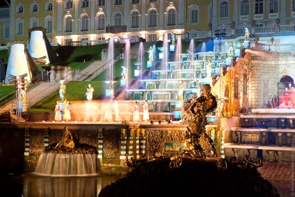6 sfaturi despre cum să participați cel mai bine la vacanța de închiderea fântâni în Peterhof