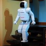 ASIMO - a híres japán robot android robonovosti - minden hír robotok