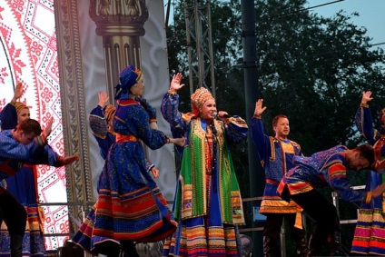 Babkina a întârziat pentru concertul din Omsk, dar ea a aprins cu toată puterea ei - în Rusia