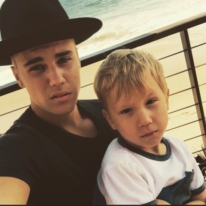 Dragostea nemărginită a lui Justin Bieber își petrece tot timpul cu fratele său mai mic