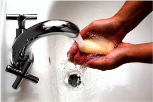 Spălați-vă mâinile cu trucuri cu carne oleaginoasă