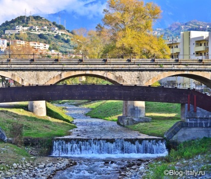 Diamante este un oraș de pictura pe pereți din sudul Italiei