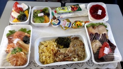 Alimentele din avion decât cele hrănite în zbor la bordul aeronavei