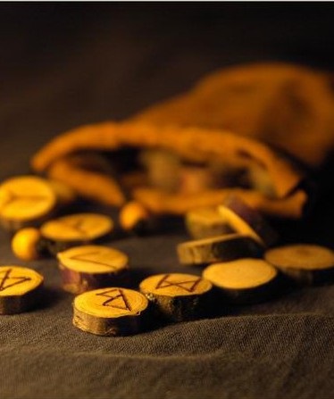 Fortune spune rune slave