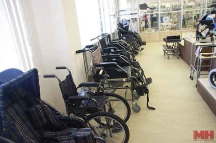 Unde și cum sunt făcute scaune cu rotile, proteze și încălțăminte ortopedică
