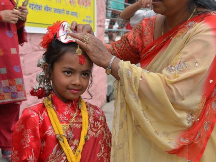 Indian indian să se căsătorească cu un câine sau cu un măr - țara din est și Asia