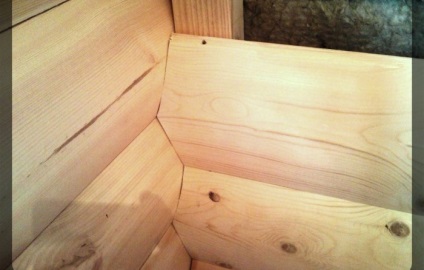 Interiorul unei case din lemn în interior