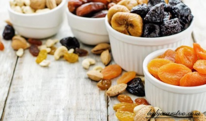 Ce fructe uscate pot fi consumate atunci când pierdeți în greutate?