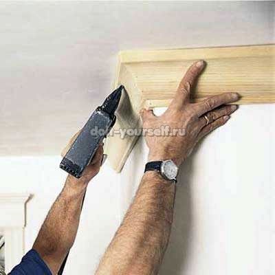 Cum să lipiți plafonul plafon rapid și fiabil