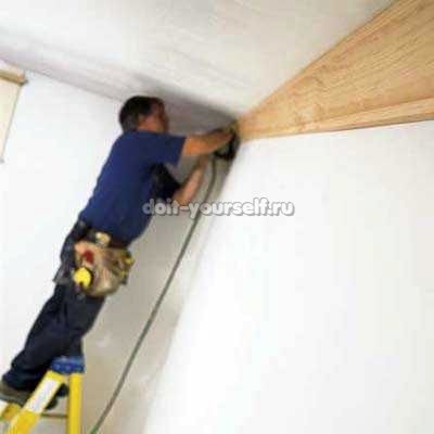 Cum să lipiți plafonul plafon rapid și fiabil