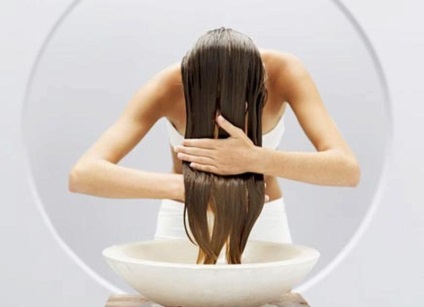 Cum să spălați corect părul, sfaturi de la un tricholog
