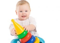 Как да се развива едно дете на 8 месеца