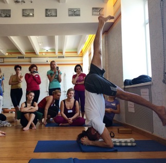Cum de a alege un profesor de yoga, julia dadali