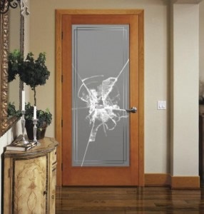 Cum să inserați sticlă în ușa interioară fără probleme
