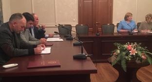 Kaukázusi csomópont Karacsaj Cserkesz cserkesz ifjúsági feleleveníti a nemzeti tánc (Karacsaj Cserkesz) Kaukázusi Knot, a Karachaevo-Circassia cserkesz ifjúsági elevenedik nemzeti tánc