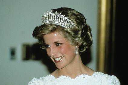 Kate Middleton în diada prințesei lui Diana în imaginea oficială a familiei regale, revista graziamagazine
