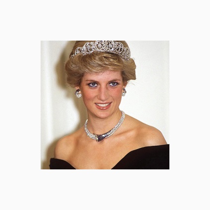 Lady Diana preferă ornamentele