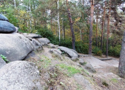 Megalitele din Ekaterinburg - corturi de piatră din Lacul Shartash