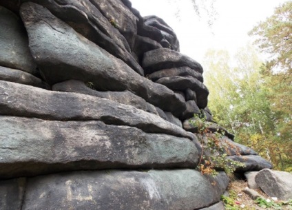 Megalitele din Ekaterinburg - corturi de piatră din Lacul Shartash