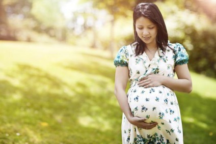 Fie că este posibil oregano în timpul sarcinii în termeni precoce