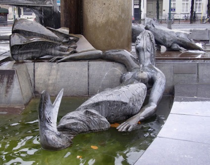 Imaginea unei sirene într-o sculptură urbană - târg de stăpâni - manual, manual