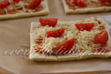 Pizza leveles tészta a sütőben, a recept egy fotót