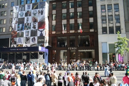 Fifth Avenue (5th Avenue), New York - o 